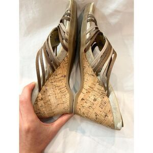 Impo Stretch wedges - woven square detail on front